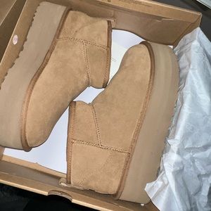 Classic Ultra Mini Platform UGGS